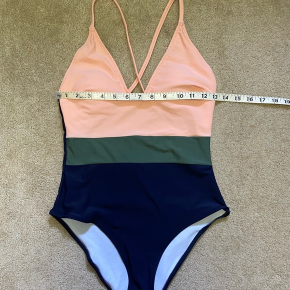 Cupshe Triple Color Block V-neck One Piece Swimsuit Cross Back Size Small - Picture 9 of 11